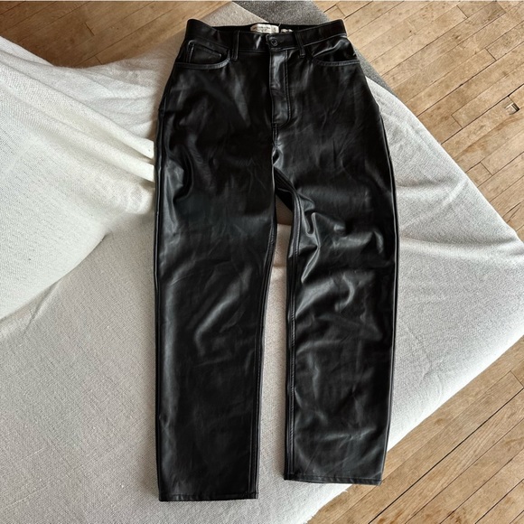 Abercrombie & Fitch The Ankle Straight Ultra High Rise Vegan Leather Size 4/27 - Picture 7 of 11
